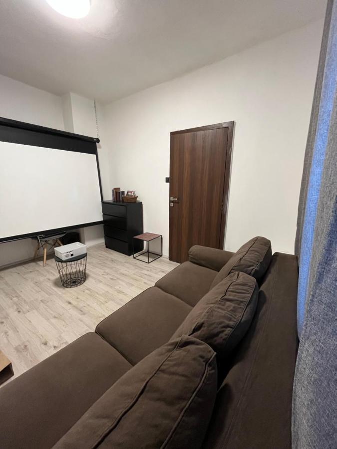 Large 3 Bedroom Apartment With City Skyline View Karlovy Vary Exterior photo